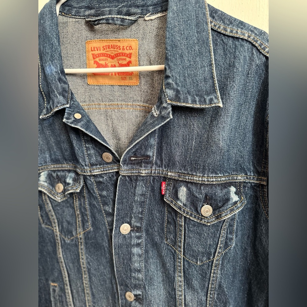 Levi’s Trucker Jacket - Picture 5 of 9